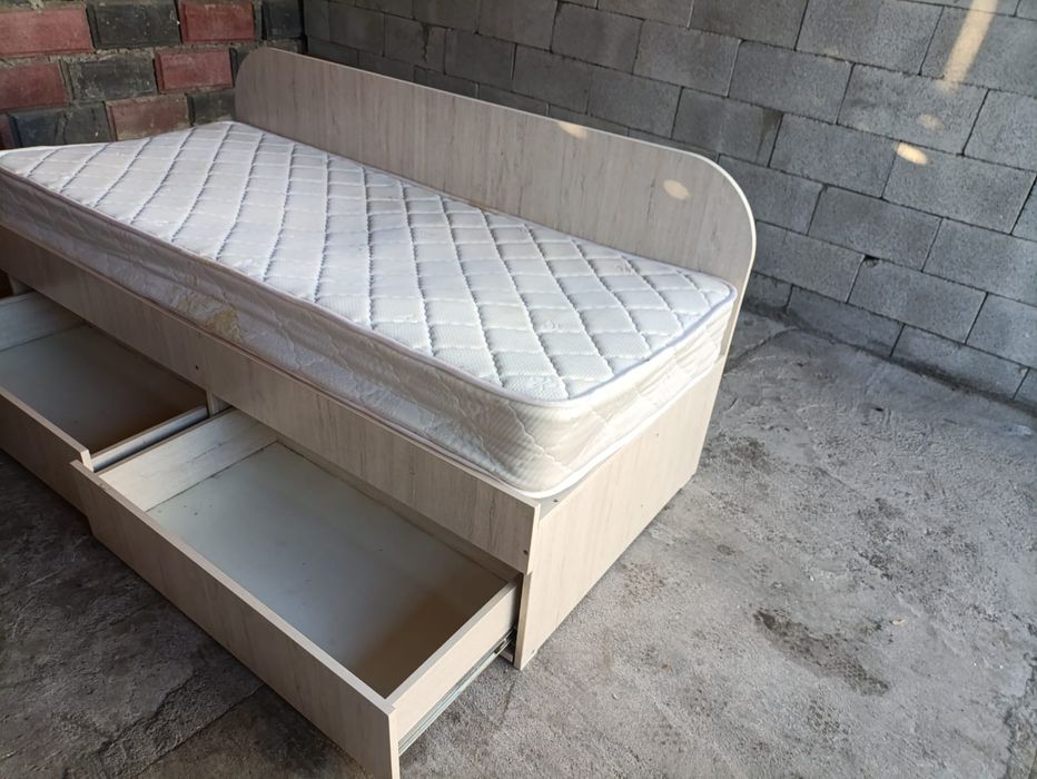 Кровать 80/180 торг есть