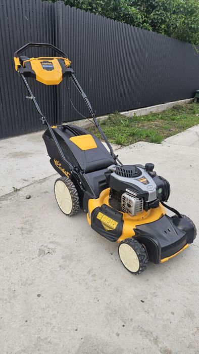 Masina de tuns iarba gazon CubCadet