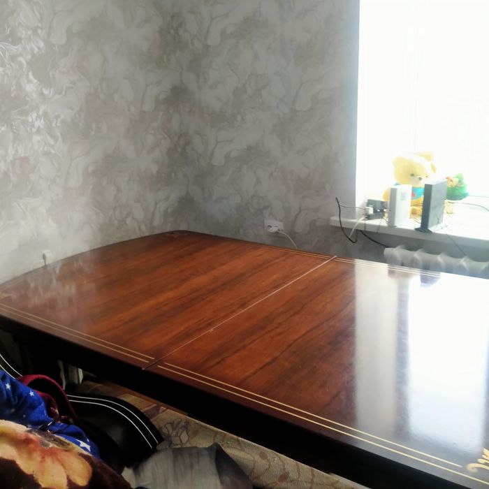Продается обеденный стол