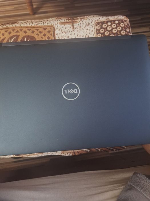 Vând sau schimb laptop tacsscreen