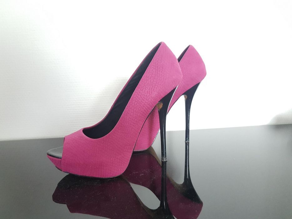 Обувки Bershka 39 номер