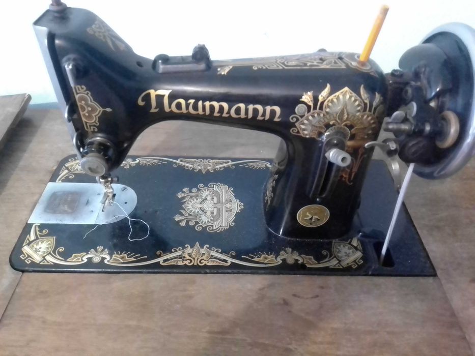 Стара шевна машина.NAUMANN