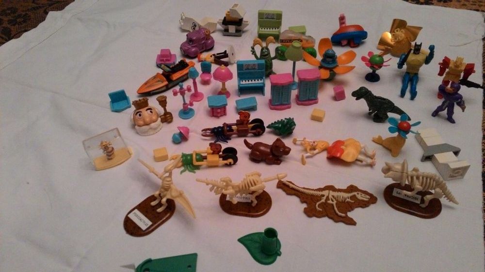 Продам игрушки от киндер сюрприза.