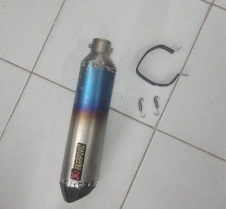 Продам глушитель новый