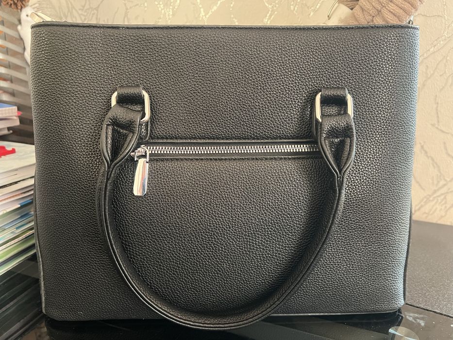 Женская сумка черная