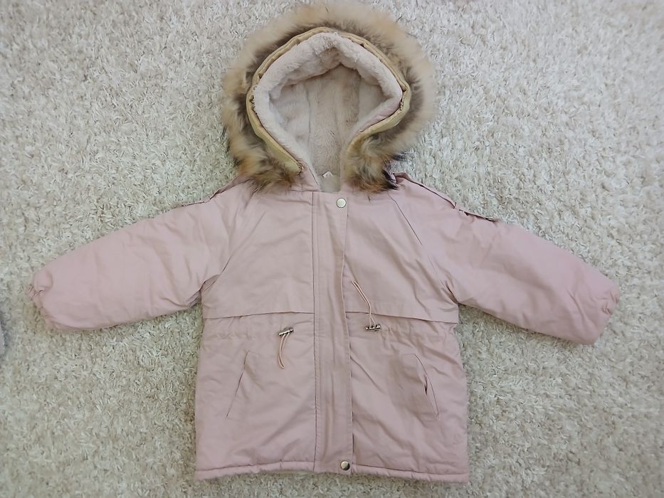Продам куртку на 3-4 года