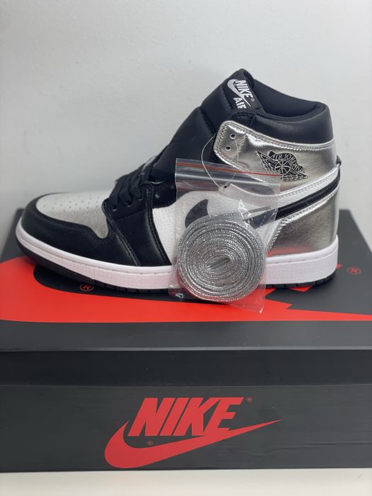 Air Jordan 1 Retro High Silver Toe