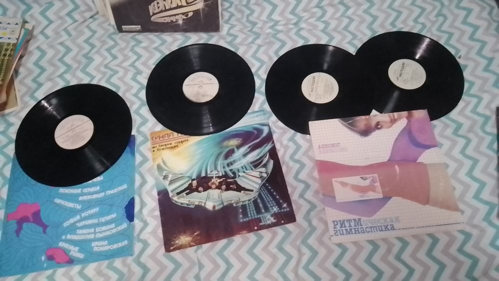 Продам пластинки в качестве декора