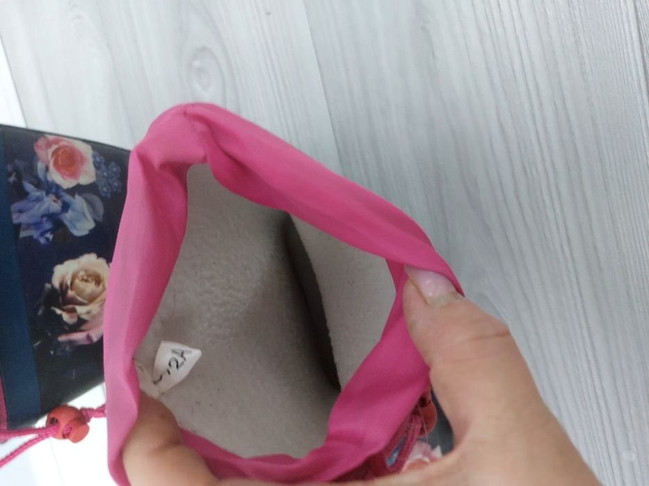 Детская обувь(ботинки, резиновые сапоги, кеды))