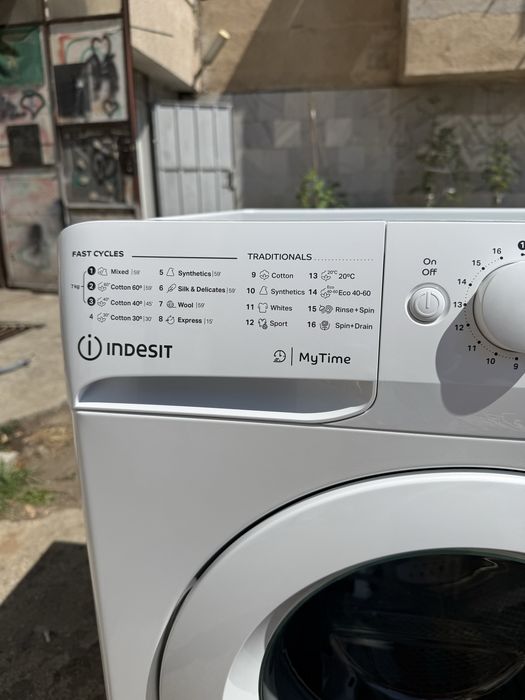 Продавам пералня Indesit