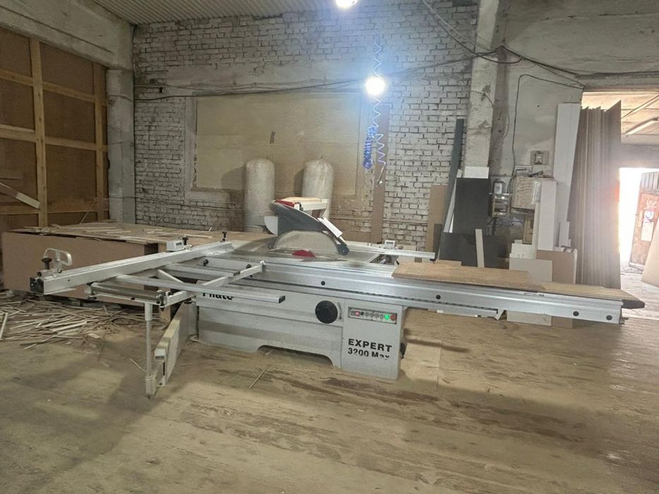 Сдам в аренду стол для мебельщика