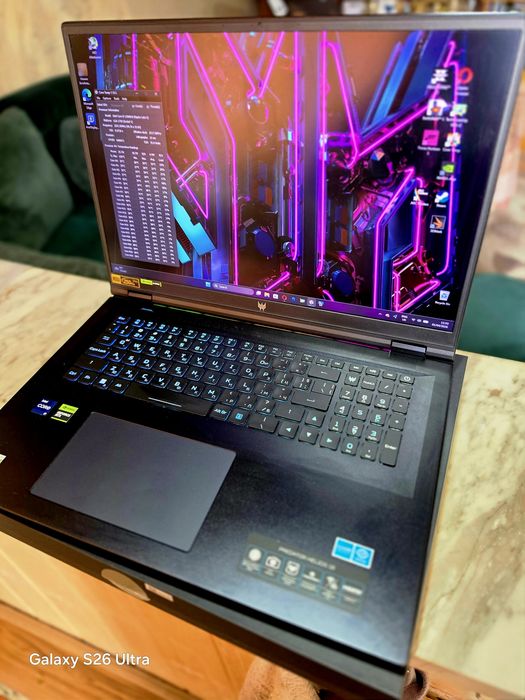 Acer Predator Helios 18 i9-13900HX/RTX 4080 12GB/32GB DDR5/2TB NVMe/250Hz DDS Mini LED/RGB  Като нов!