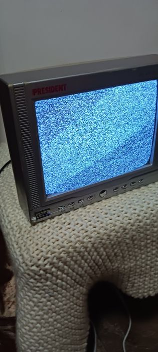 Vind tv auto la 220 v si 12 volti