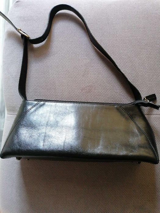 Дамска чанта естествена кожа.