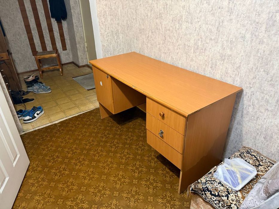 Продается ученический стол