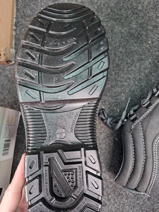 Мъжки обувки номер 42 - нови