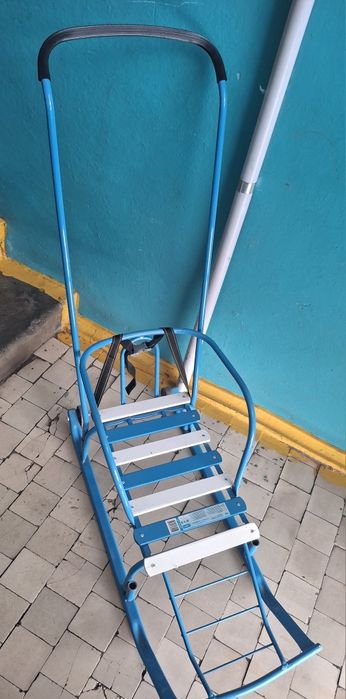Продам санки. В хорошем состоянии