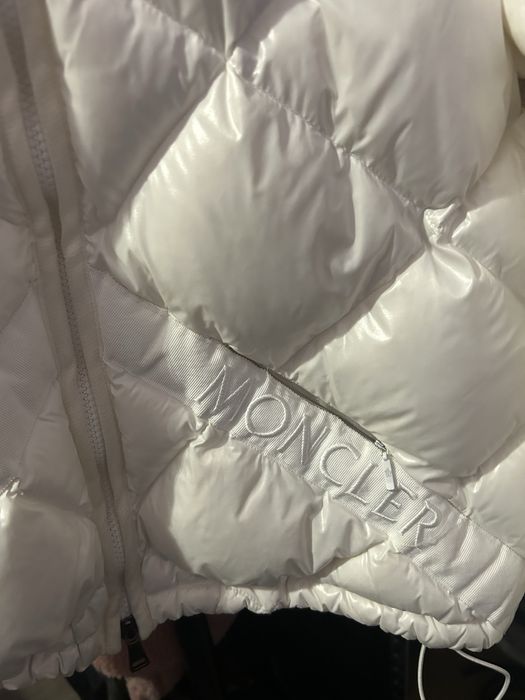 Страхотни якета Moncler и Armani