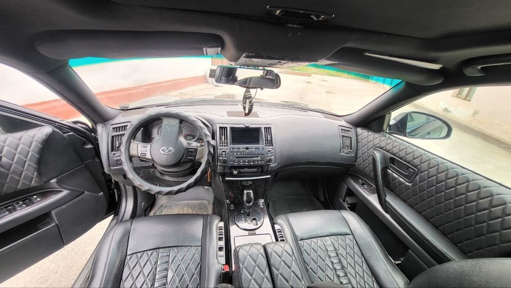 Infinity FX35 чёрный глянец.