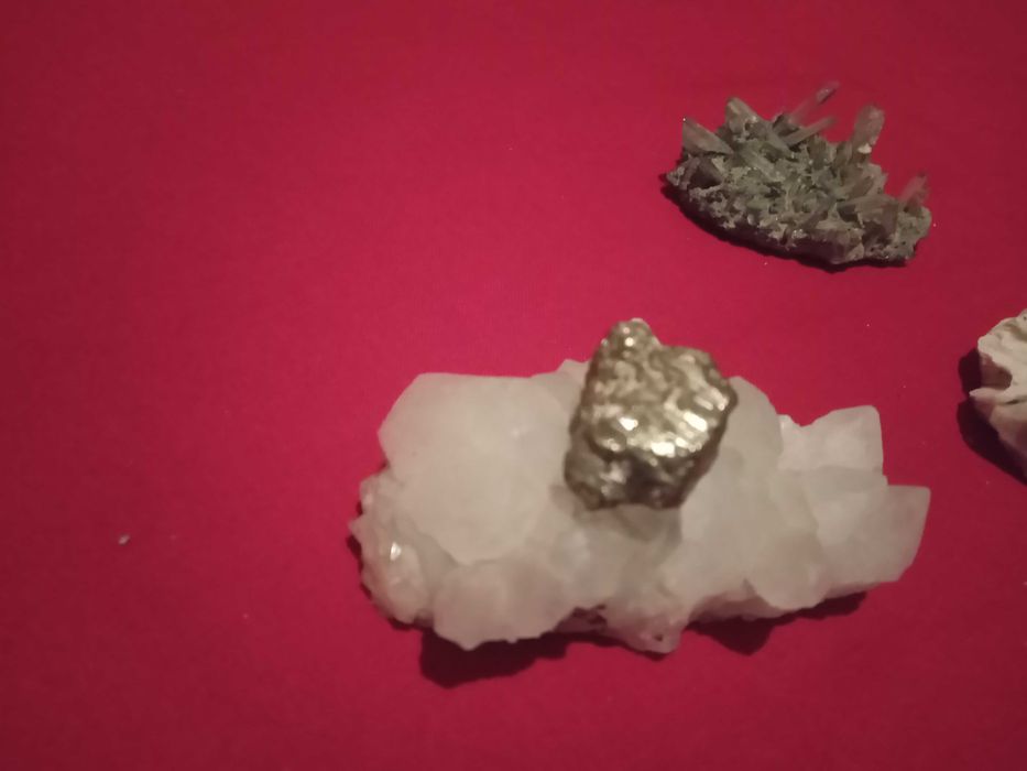 Продавам кристали изгодно