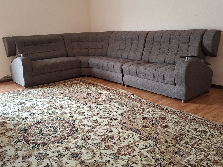 Kreslo divan hol uchun