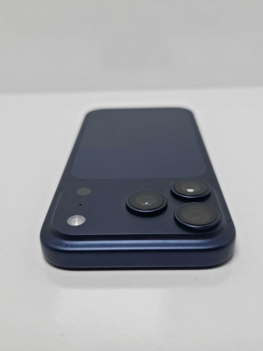 iPhone 17 Pro 256GB Deep Blue
