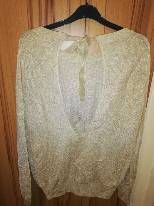 Златиста блуза Бенетон с панделка на гърба