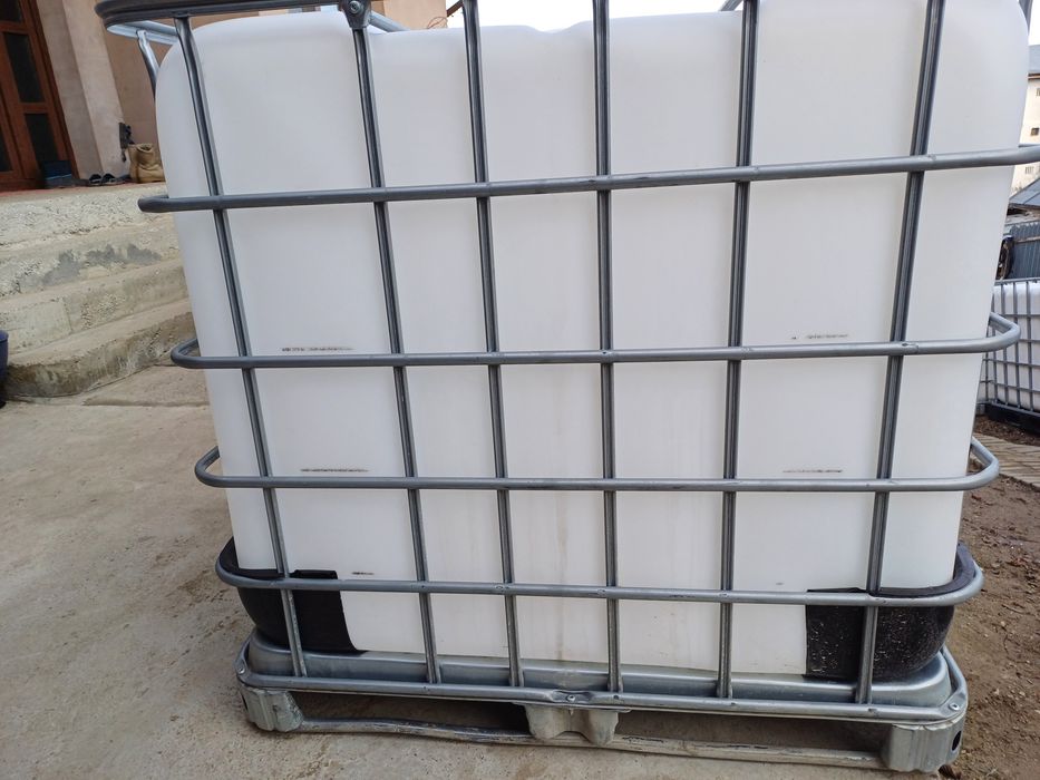 Bazin 1000.litri cu grilaj metalic.