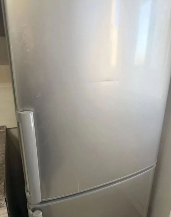 Продам холодильник LG