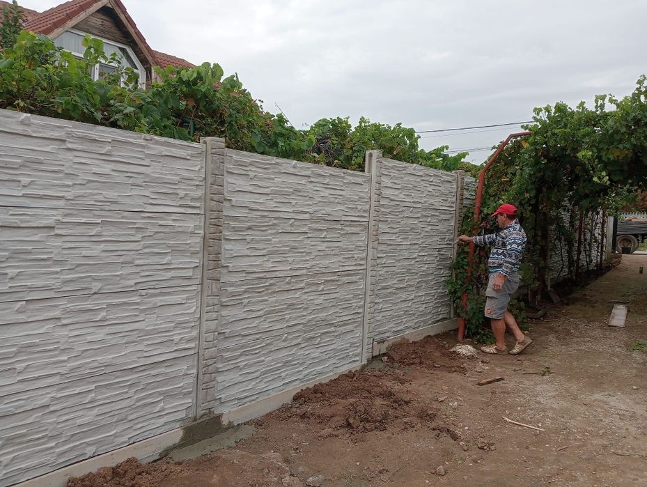Gard din beton Plasa 4 stas