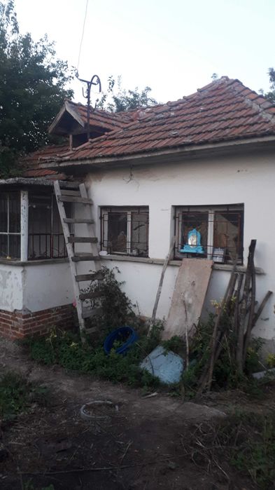 Къща в Село Каменец с 2 дка двор -От Собственик