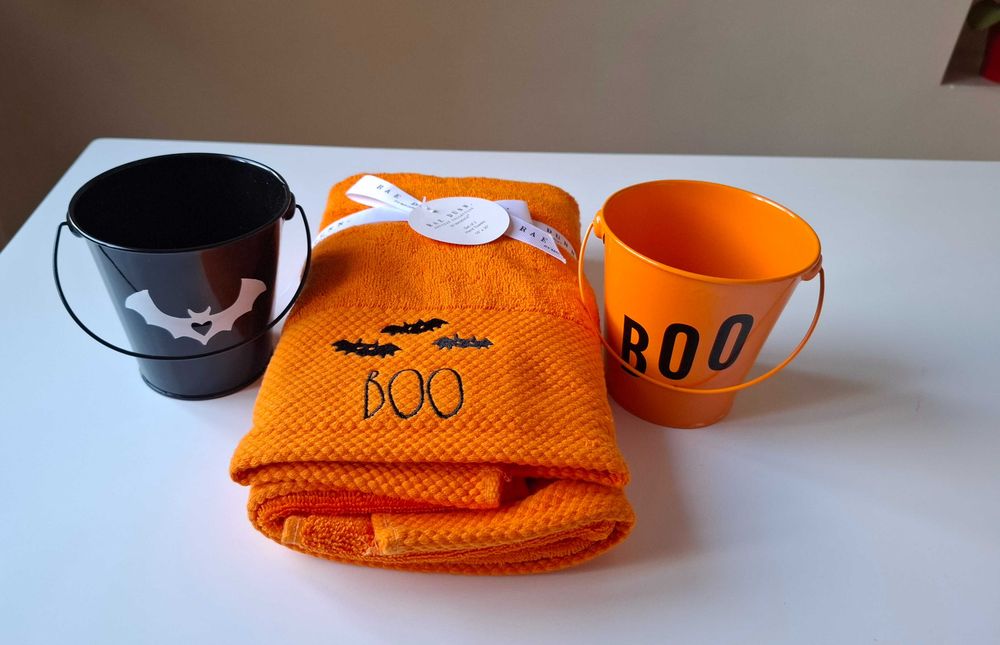 Set doua prosoape cu motiv Halloween noi cu eticheta