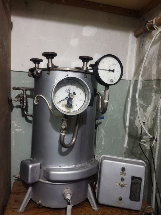 Продам автоклав ВК30 650& и сухожаровой шкаф 300$