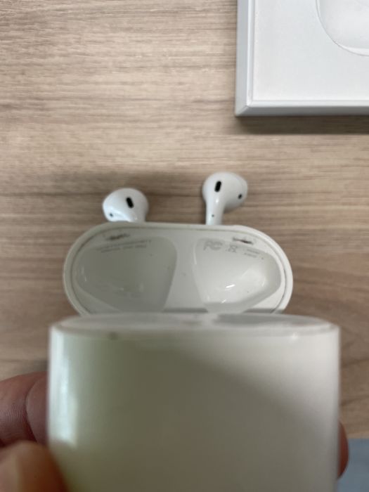 Наушники AirPods 1 и 2