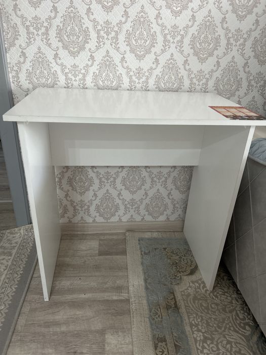 Продам стол письменный