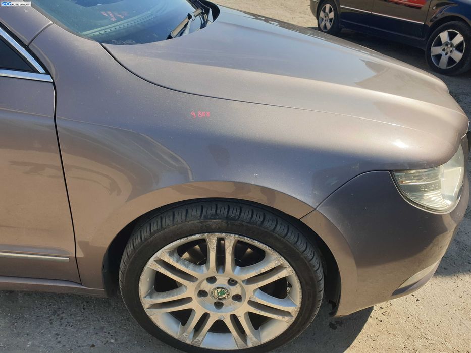 Aripa Dreapta Fata cu Imperfectiuni Skoda Superb 2 Break Combi NFL Non Facelift 2008 - 2013 Culoare Amethyst Purple Metallic 9888 [K0043]