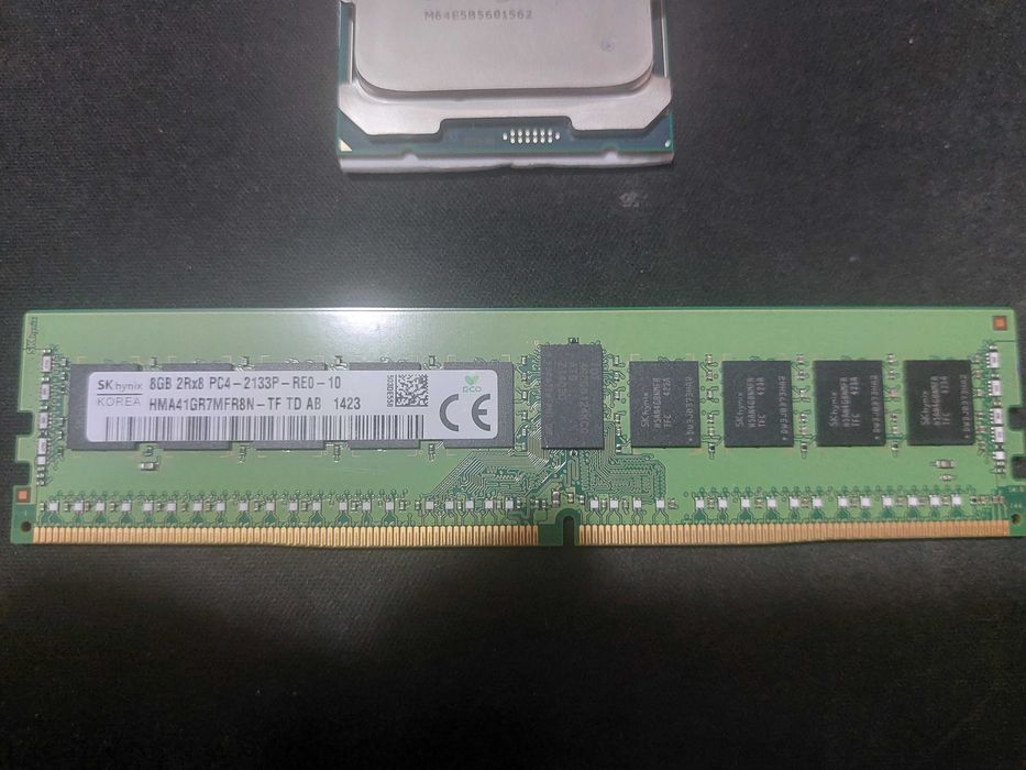 Процессор Xeon E5-2640v4, Кулер, ОЗУ DDR4 8Гб, Термопаста в подарок