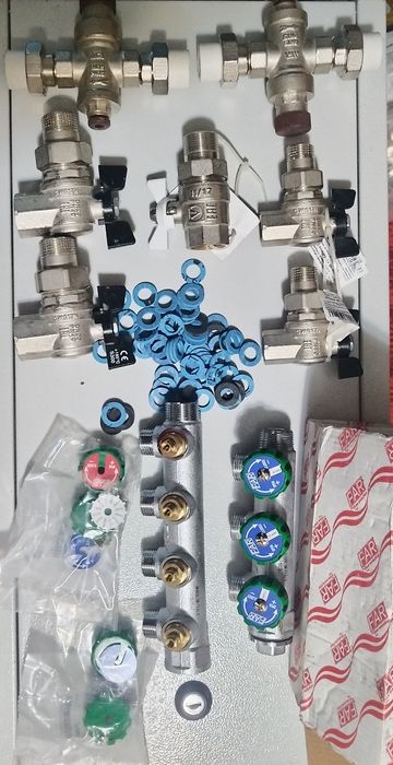 Всё для сантехники, краны Bugatti редуктор компрессия воды  коллектор