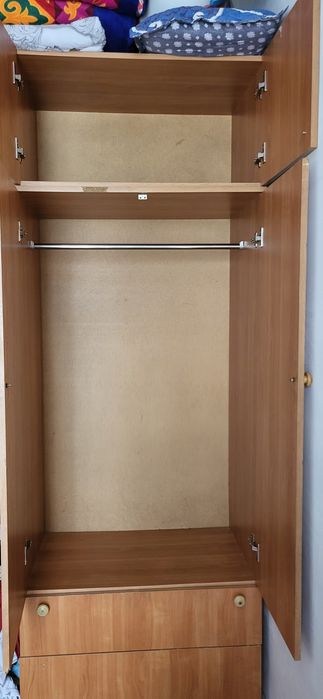 Шкаф бу 12000т  .