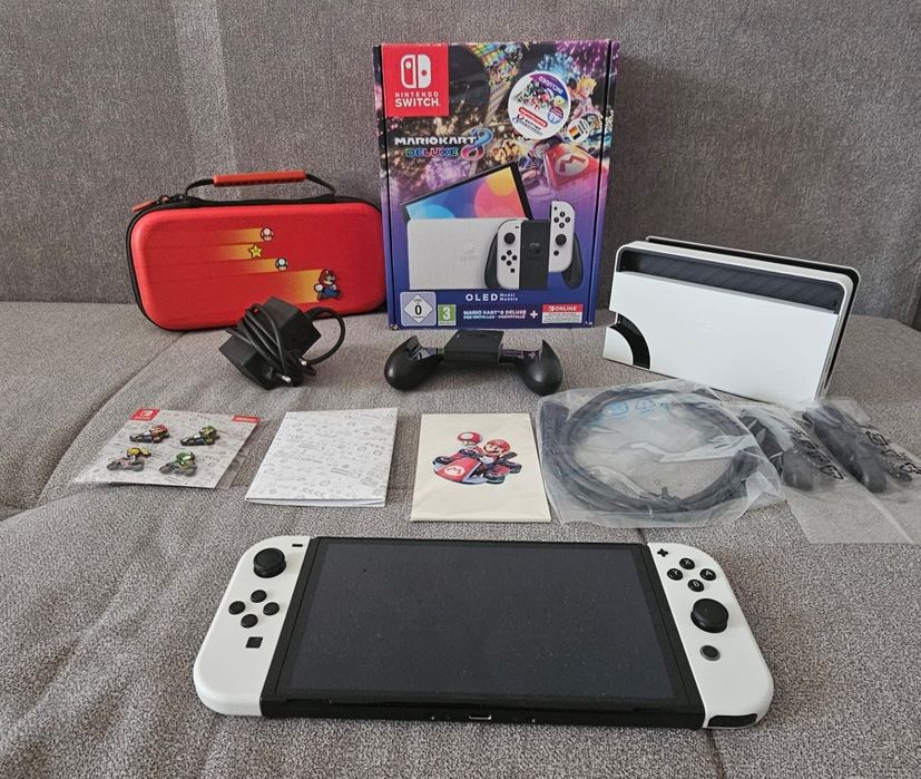 Nintendo Switch OLED Mario Kart- Deluxe 64 GB