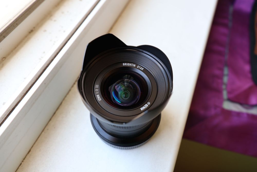 Обектив Brightin Star 12mm F2.0 III за Canon RF