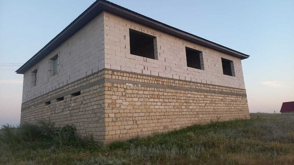 Продам  в Акшат 2 недостроенный дом