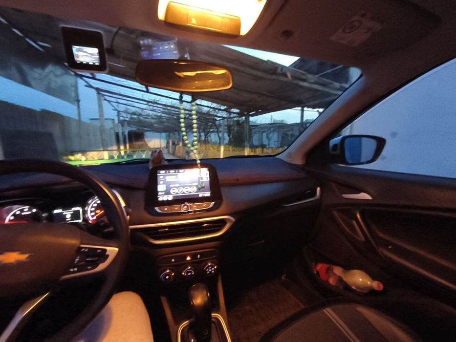 Трекер 2023 йил срочно сотилади.