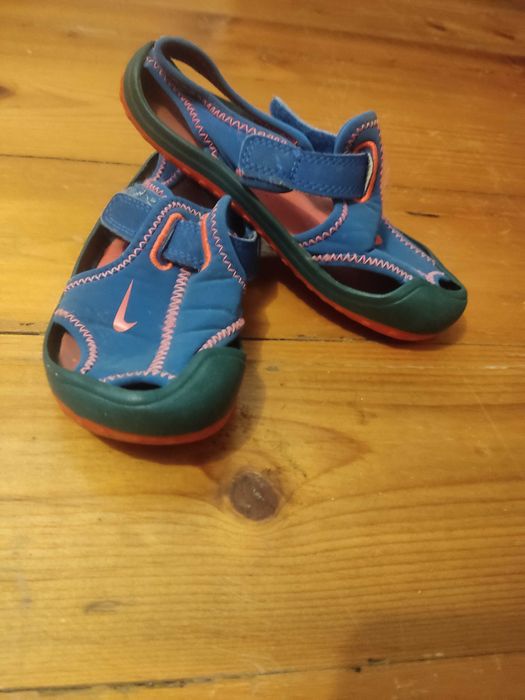 Сандали     Nike