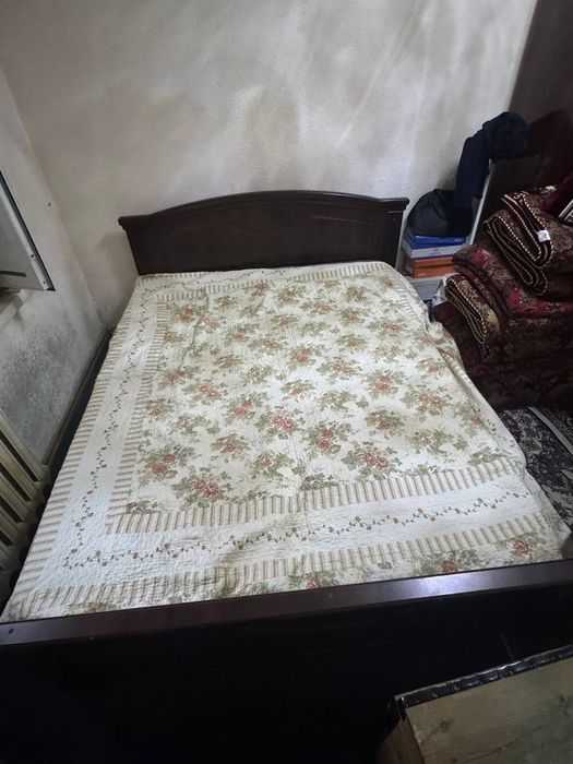Продается кровать состояние отличное