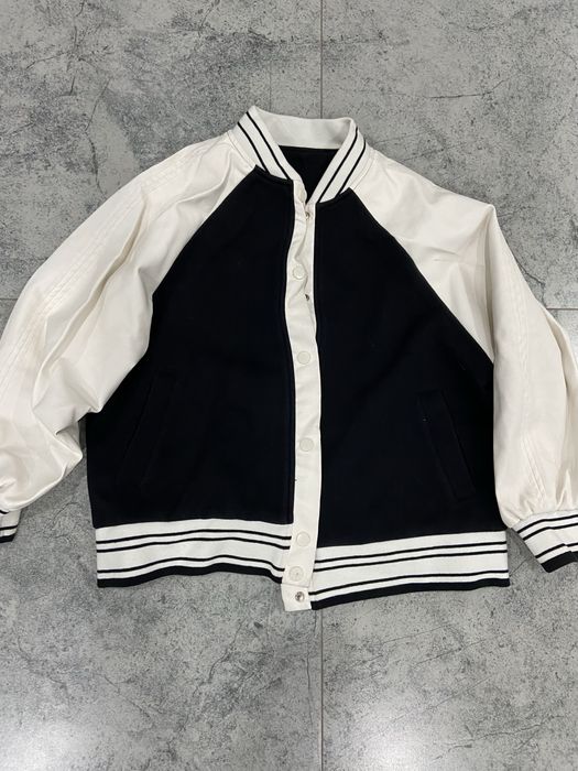 Продам детскую ветровку