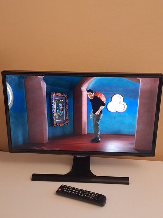 Vând televizor Samsung LED, modelul 
T24e390ex