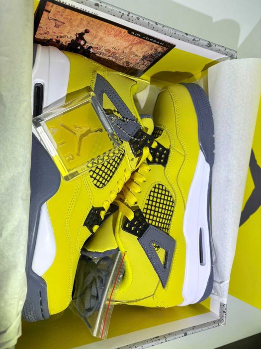 Nike Air Jordan 4 Retro Lightning