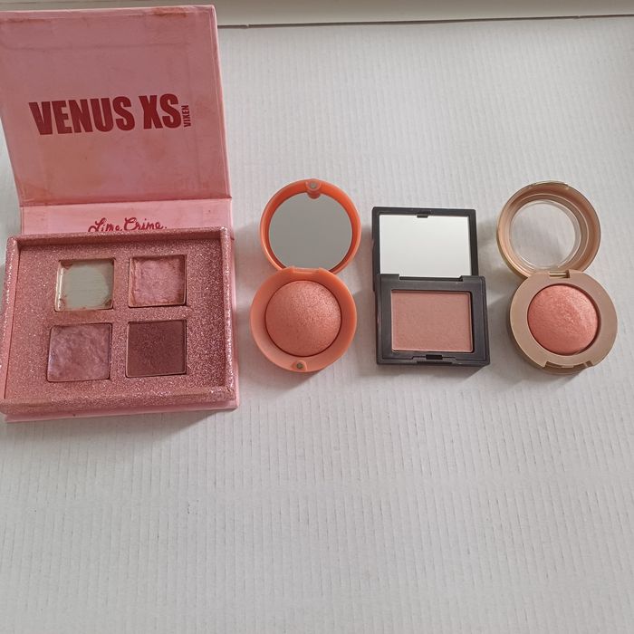 Косметика, парфюмерия! Румяна, тени!