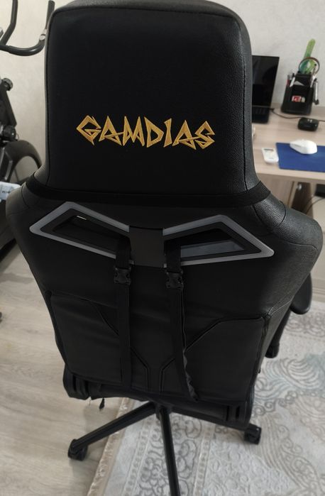 Компьютерное игровое кресло gamdias